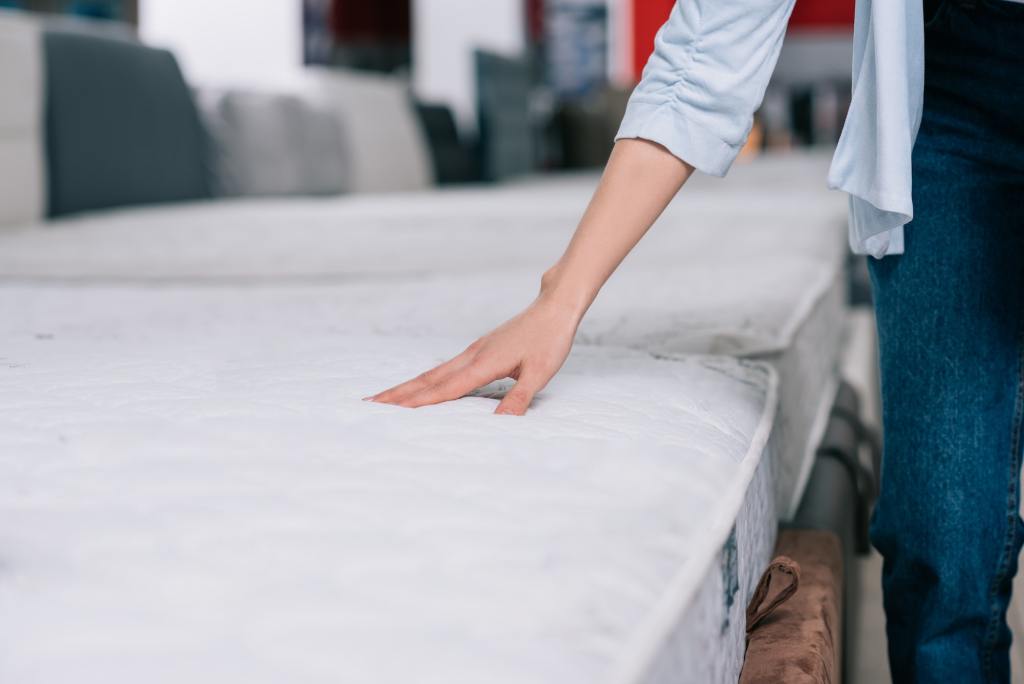 10 Alternatives To Expensive Organic Mattresses. Mattress Shopping.